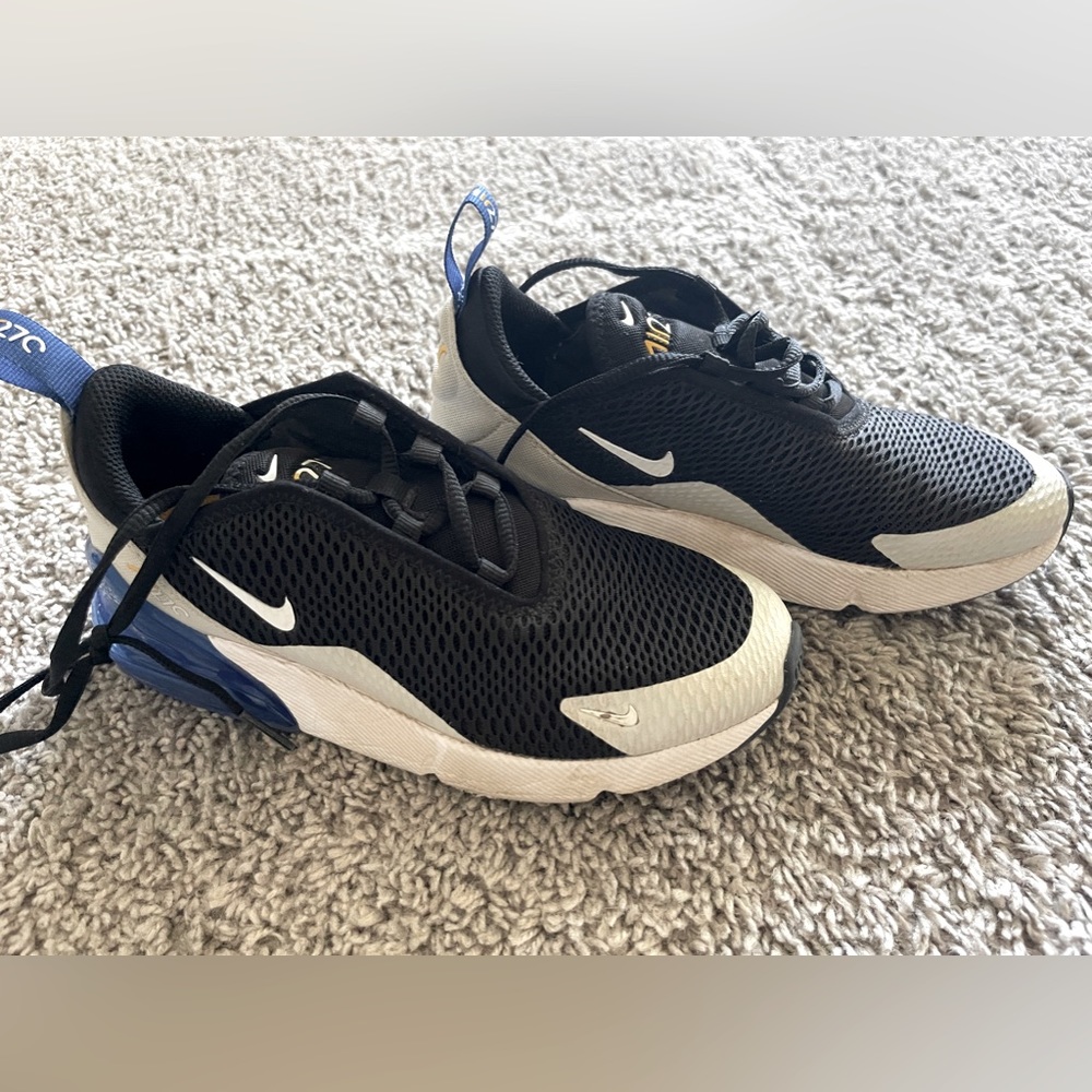 Youth Nike Air270 size 3